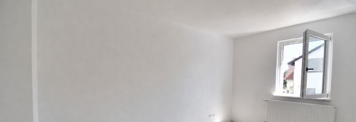 Piso reformado de 2 habitaciones con cocina, baño y plaza de aparcamiento en Lingenfeld – Schlafzimmer