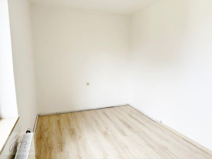 ***WOHNEN IM GRÜNEN*** - Komfortabel, ruhig und familienfreundlich... 3-Raumwohnung mit Tageslichtbad und opionaler Einbauküche ab sofort zu vermieten – Kinderzimmer