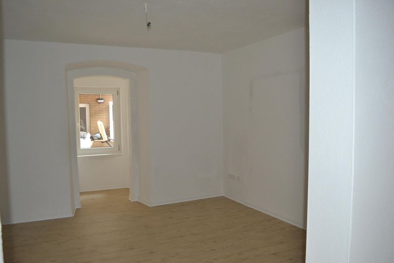 Unità commerciale in ottimo stato in posizione ben visibile – 72 m² con posto auto – Büro2