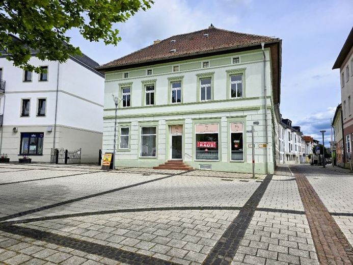 Historischer Charme trifft modernes Wohnen  3 Räume in zentraler Lage – फोटो 1