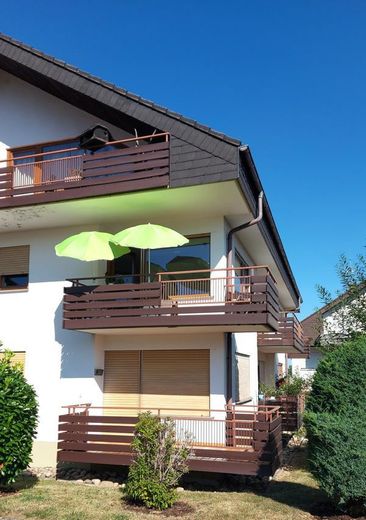 Nur Urlaub ist besser – Balkon streetview