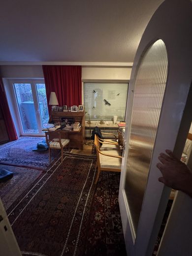 Familienfreundliches Reihenhaus mit Garten in begehrter Wohnlage von Hamburg-Iserbrook – Wohnzimmer 1