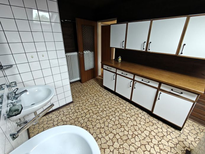 Maison mitoyenne bien entretenue en emplacement central – Bad OG