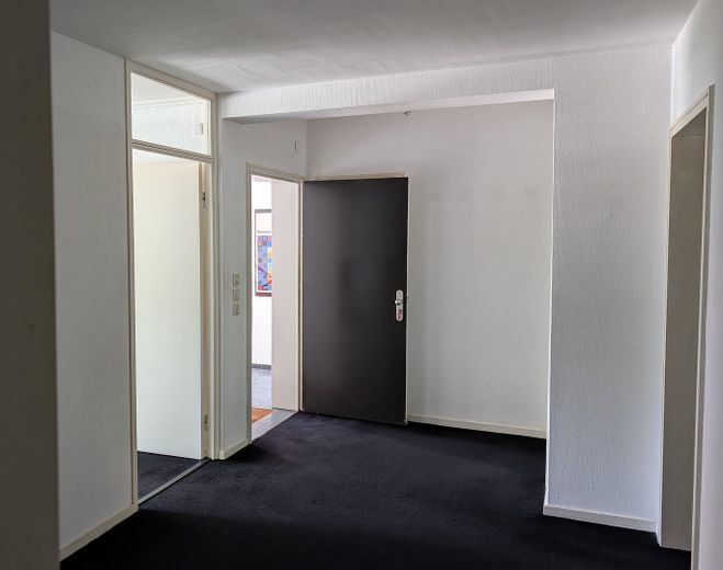 Erdgeschosswohnung in Alsternähe (Uhlenhorst) mit exklusiver Gartennutzung in Architektenhaus – Flur 1