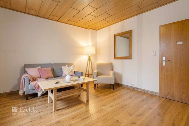 Seltene Gelegenheit in Dülmen - Großzügiges Mehrgenerationenhaus auf traumhaftem 1.335 m² Grundstück – Wohnzimmer_WE02 - (KI generiert)