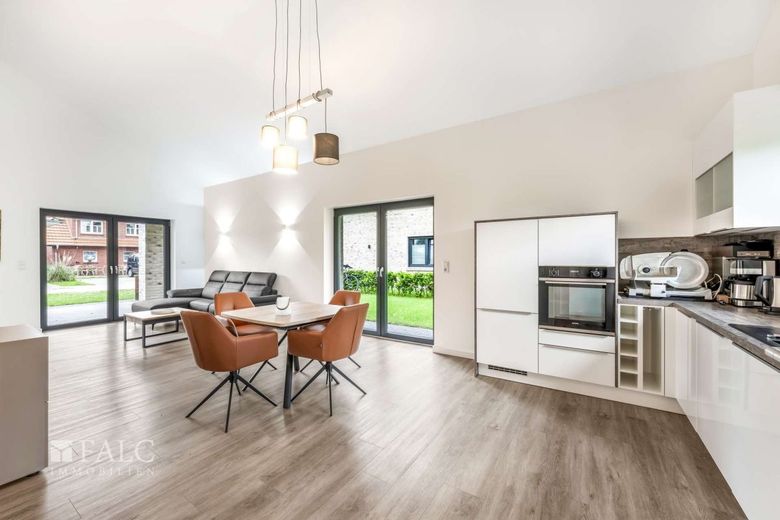Modernes Ferienhaus am Küstenkanal - Erstbezug in traumhafter Lage – Wohn-/essküche
