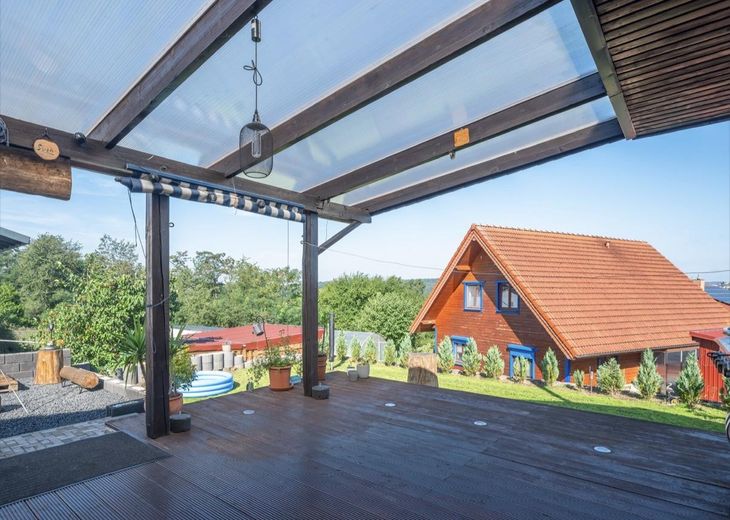 Exklusiver freistehender Bungalow mit Einliegerwohnung, Fernblick, Doppelgarage & großem Garten – Foto 13