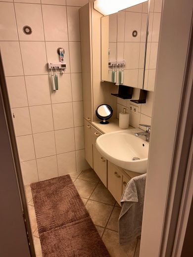 ruhige 3,5 Zimmer Wohnung mit 2x Balkon – Foto 2