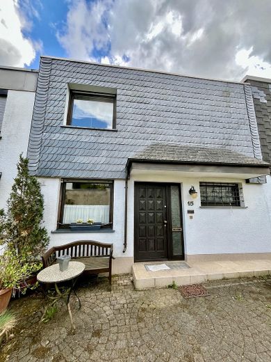150 m² Familienhaus mit Garten, Garage & Stellplatz in W-Katernberg – Foto 5