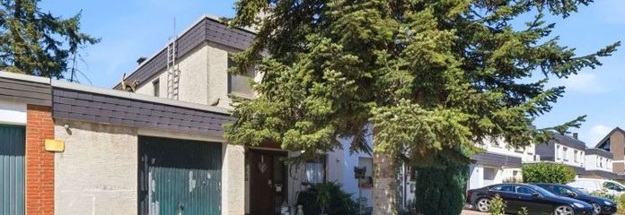 Handwerker aufgepasst! Sanierungsbedürftige Doppelhaushälfte mit Garage und großem Garten