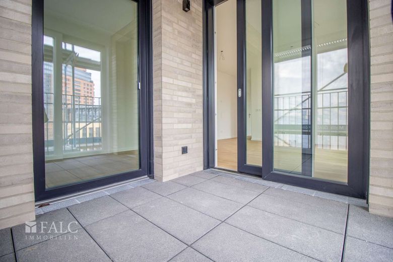 Just do it ! Neubau-Wohnung nur 500 Meter vom Rheinturm entfernt – Überdachter Balkon