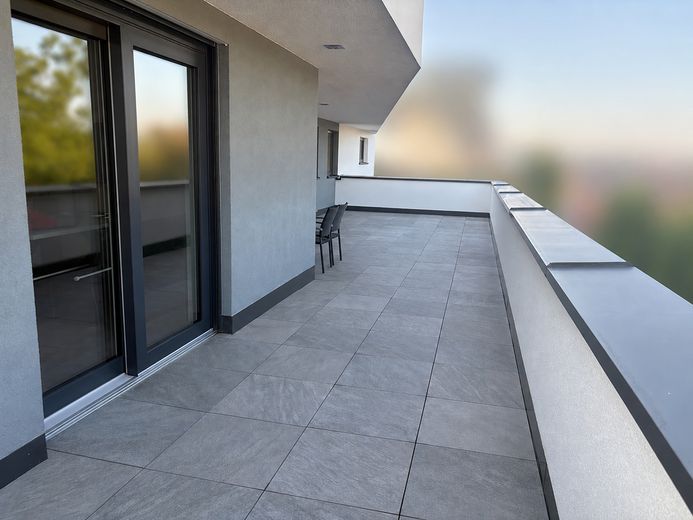 ⭐ Exklusive, barrierefreie 2-Zimmer-Wohnung (91 m²) mit XXL-Terrasse (53 m²), hochwertiger Einbauküche & traumhaftem Ausblick – Foto 2