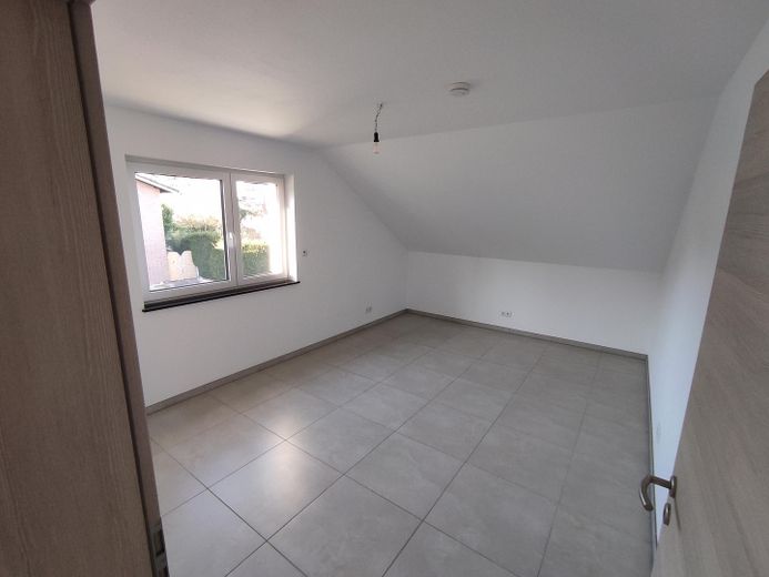 Nowoczesny dom bliźniaczy z panoramicznym widokiem w Kommern | Klasa energetyczna A | Bez prowizji – Foto 17