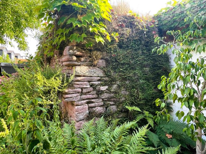 Sandsteinmauer Garten