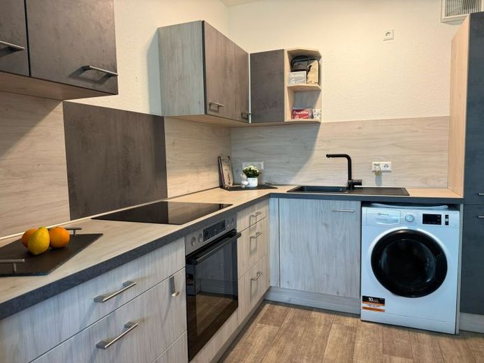 Ins 11. OG mit Lift- Südbalkon - EBK EINBAU mögl *** !!! – Foto 1