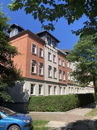 Großzügige 2-Zimmer mit Laminat, Wannenbad, SP und Balkon in ruhiger Lage! EBK mgl. – IMG_1841