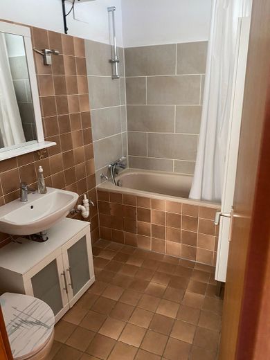 Commission-free in Bonn: 4 apartments, 4 underground parking spaces and one vacant unit – Foto 10