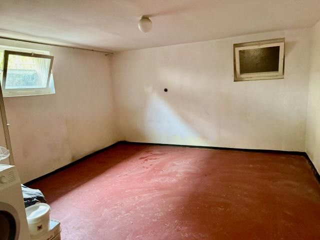Zweifamilienhaus in exklusiver Waldrandlage – Kellerraum 1 mit WC