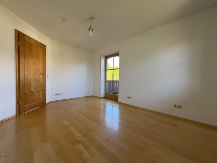 Casa pareada ideal para familias, sin comisión y de particular – 1. OG Zimmer 3