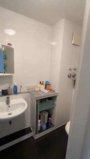 Licht 1-kamerappartement op een centrale locatie – ideaal voor alleenstaanden of studenten – Foto 4