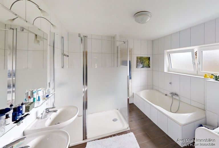 Modernes Badezimmer 