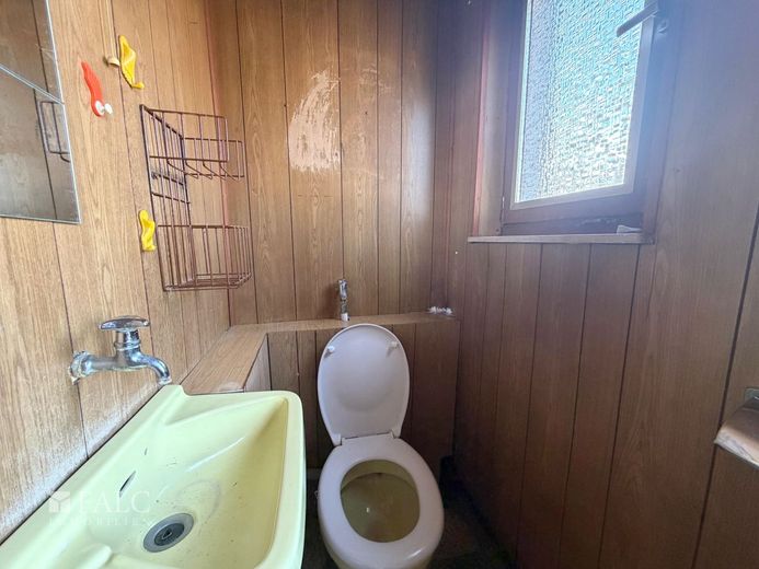 Charmantes Reihenmittelhaus mit Garten in zentraler Lage – Gäste WC 2