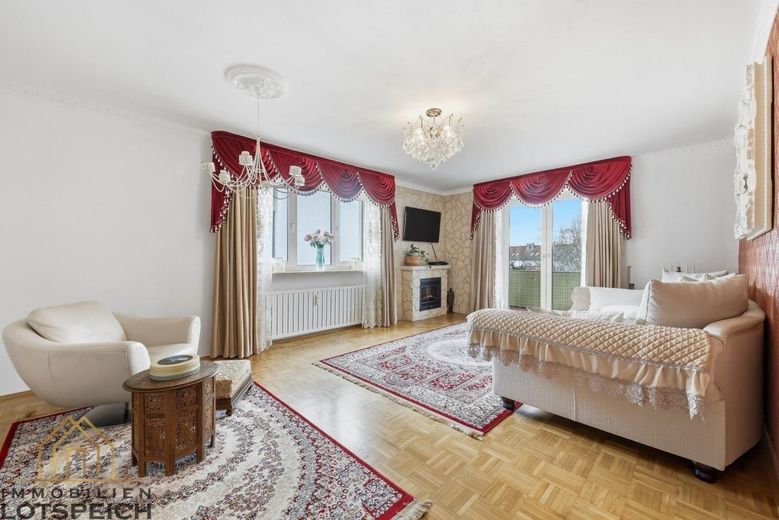4-Zimmer Eigentumswohnung - Raum für Leben, Familie und Homeoffice – Wohnzimmer