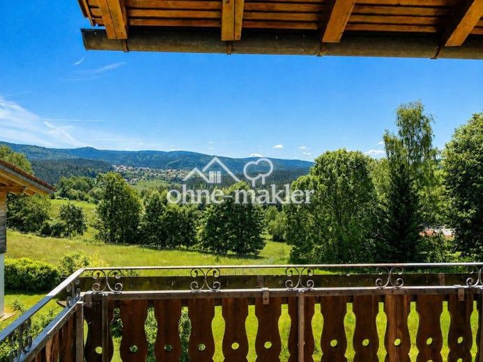 Helle 3-Zimmer-Wohnung mit Balkon und Bergblick – Foto 1