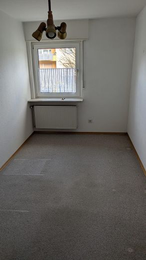 Arbeits- oder Kinderzimmer