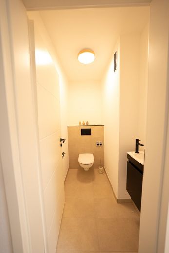 Schöne 3 Zimmer Wohnung / mit XXL Tiefgarage – WC