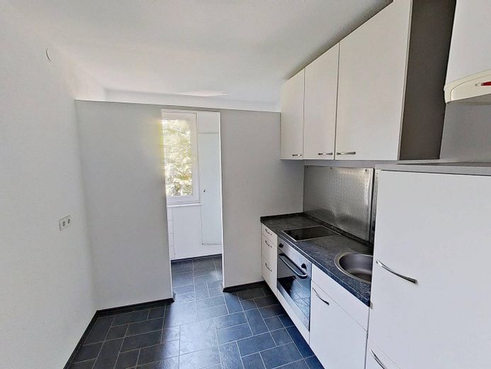 ŞÖMİNE, ankastre mutfak ve BALKONLU modernize edilmiş 2 odalı eski bina dairesi – Ansicht I: Küche