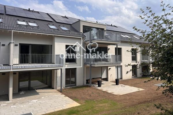 Appartement neuf moderne de 2 pièces avec cuisine, balcon et 2 places de stationnement à Nürtingen-Oberensingen
