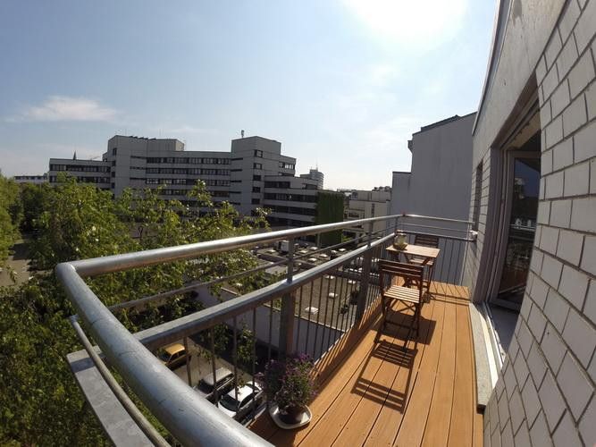 مبنى سكني وتجاري في موقع مجاور مباشرةً لمحطة قطارات ICE - 5 وحدات منفصلة – 4. OG Balkon