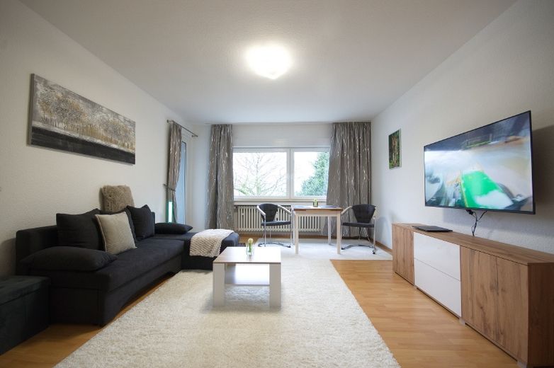 Helle Wohnung mit Balkon nahe der A52 mit Parkplatz und Waschmaschine. Ideal für Pendler. – fa05ae56d7abf36c3d1d5cf4bd22b16d5187e442.jpg