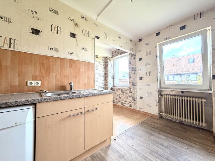Viel Raum für Familie oder Investment – leere 4 Zimmer-Wohnung mit großem Balkon + PROVISIONSFREI + – Küche