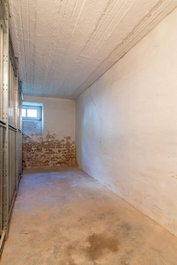 Frei & neu modernisiert - energieeffizienter Wohntraum mit Wellness-Bad & Balkon in Top-Lage – Kellerabteil