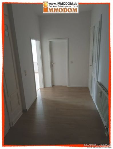 4 bis 5-Zimmer-Wohnung mit 2 Bädern in Zwickau, Nähe Schlobigpark, zu vermieten! – Flur