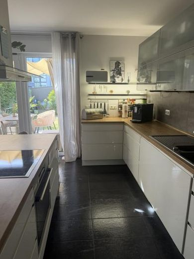 Sonne bis zum Abend! 5 Zimmer -Traum mit Dachterrasse & Garten am Buga-Park – große Wohnküche 
