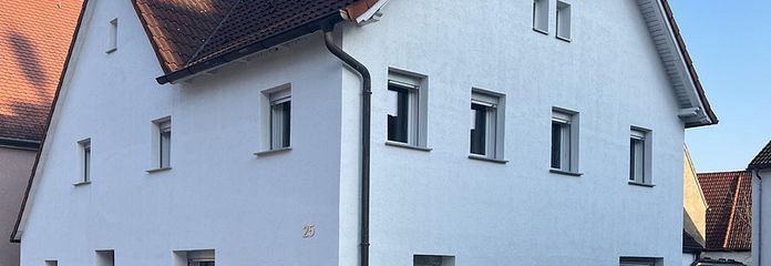 Casa unifamiliare o bifamiliare con pompa di calore - senza provvigione - – Haus Vorne und seitlich