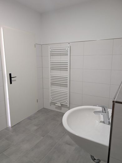Moderne 2-Raum-Wohnung im Neubaustandard mit Terrasse – Bezugsfertig zum Verkauf – Neues Bad