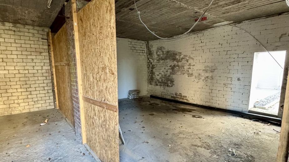 Lagerfläche mit Bürooption inkl. Terrasse - optional erweiterbar durch angrenzende Wohnung – Lager Ansicht 2