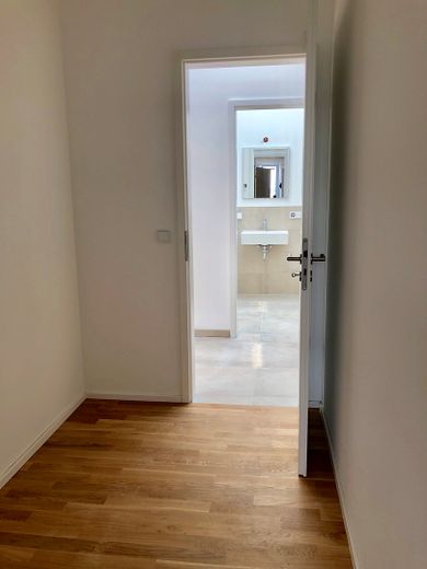 2 ZKB - Exklusive, barrierefreie Wohnung in Seeheim inkl. 2 Stellplätze – Begehbarer Kleiderschrank