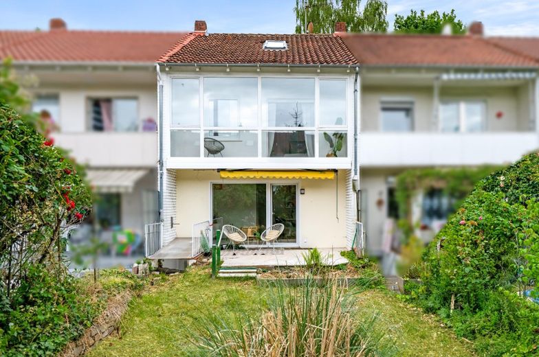 Frisch renoviertes Familienglück mit 5 Zimmern und Garten in Bremen-Vegesack – Hausansicht