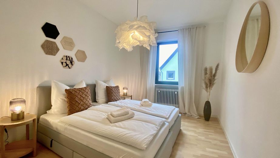Schlafzimmer 1