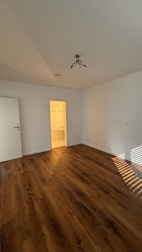 Balkonlu, şömineli ve opsiyonel garajlı çekici 2 odalı daire – Photo 4