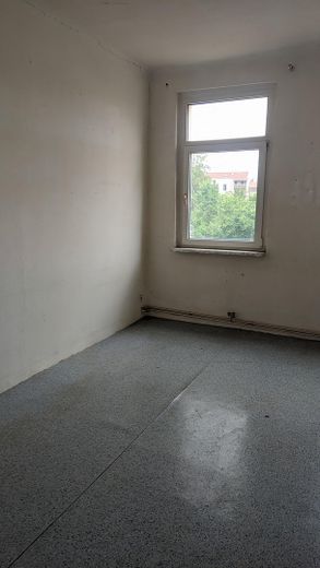 Storico edificio plurifamiliare con potenziale di sviluppo a Lipsia-Gohlis – Zimmer Etage I (KI gereinigt)