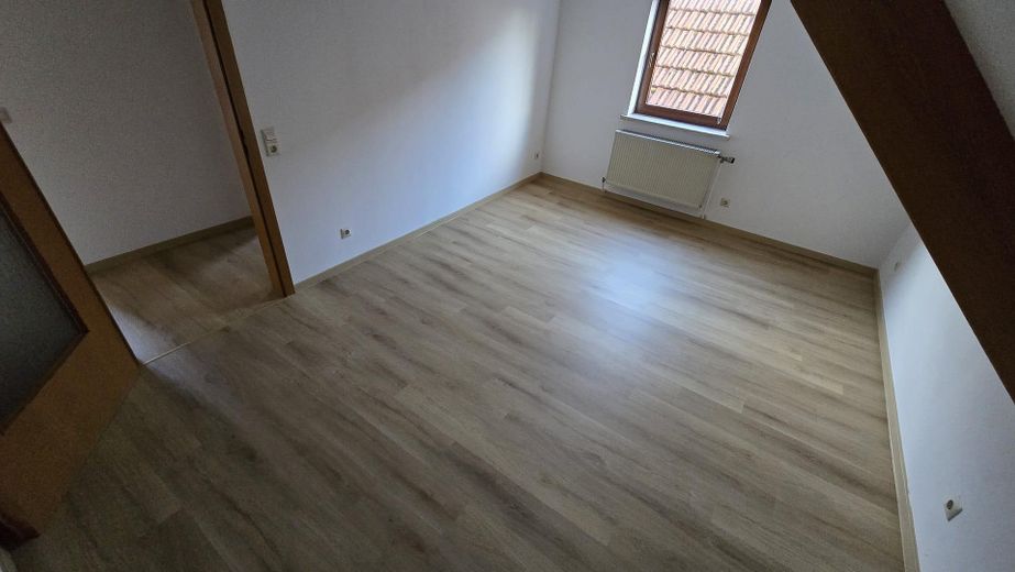 Merklingen'de 77 m² çatı katı dairesi - hemen taşınmaya hazır – Fotoğraf 3