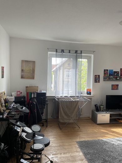 Helle 2 Zimmer Wohnung – Wohnzimmer