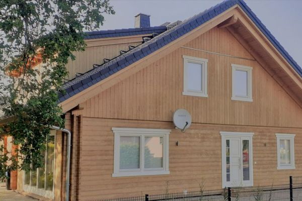 Großes Holzblockhaus im Cottbuser Süden zu verkaufen.