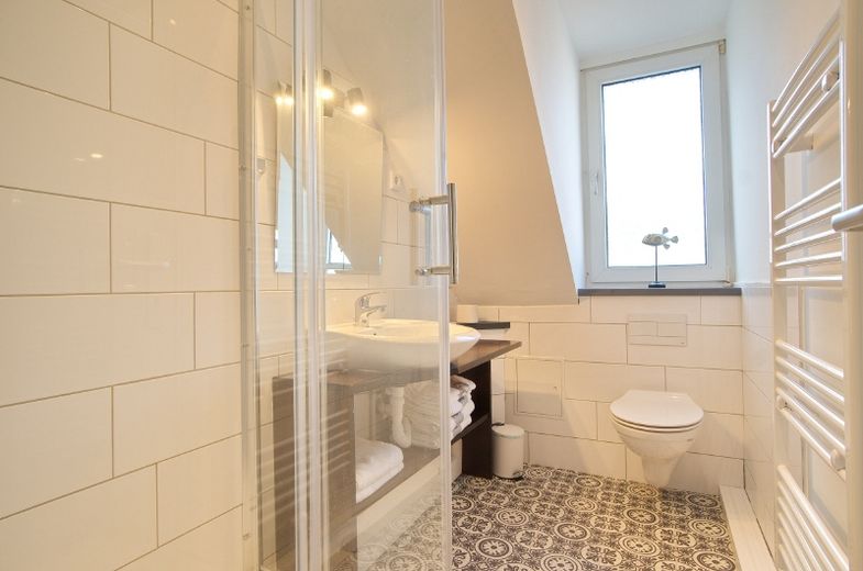 Erstbezug: Neu renovierte und ansprechend eingerichtete Wohnung in ruhiger, zentraler Wohnlage, Internetzugang vorhanden – 397def22b0dcb060631d4154e577f698cd8bb575.jpg